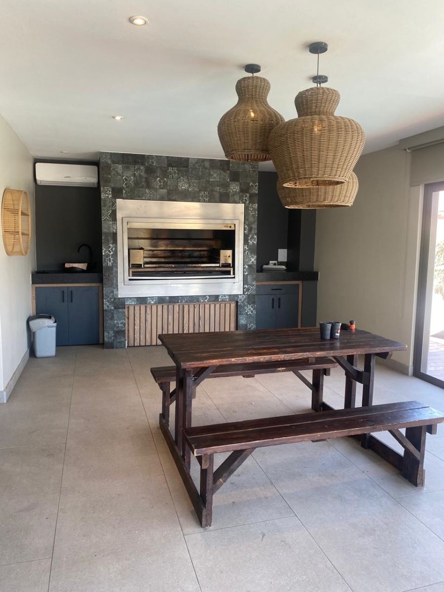 6 Bedroom Property for Sale in Birdwood Estate North West